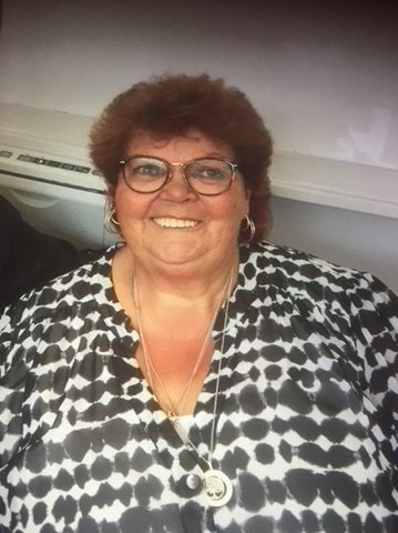 Photograph of Elaine Taylor.